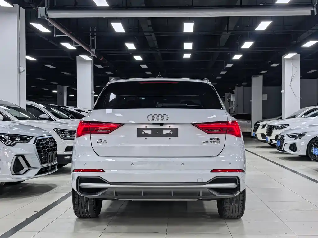 Audi Q3 2022 — фото 25