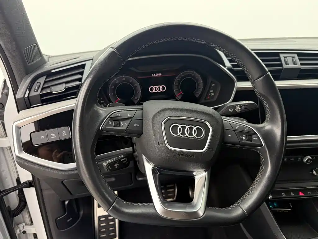 Audi Q3 2024 — фото 11