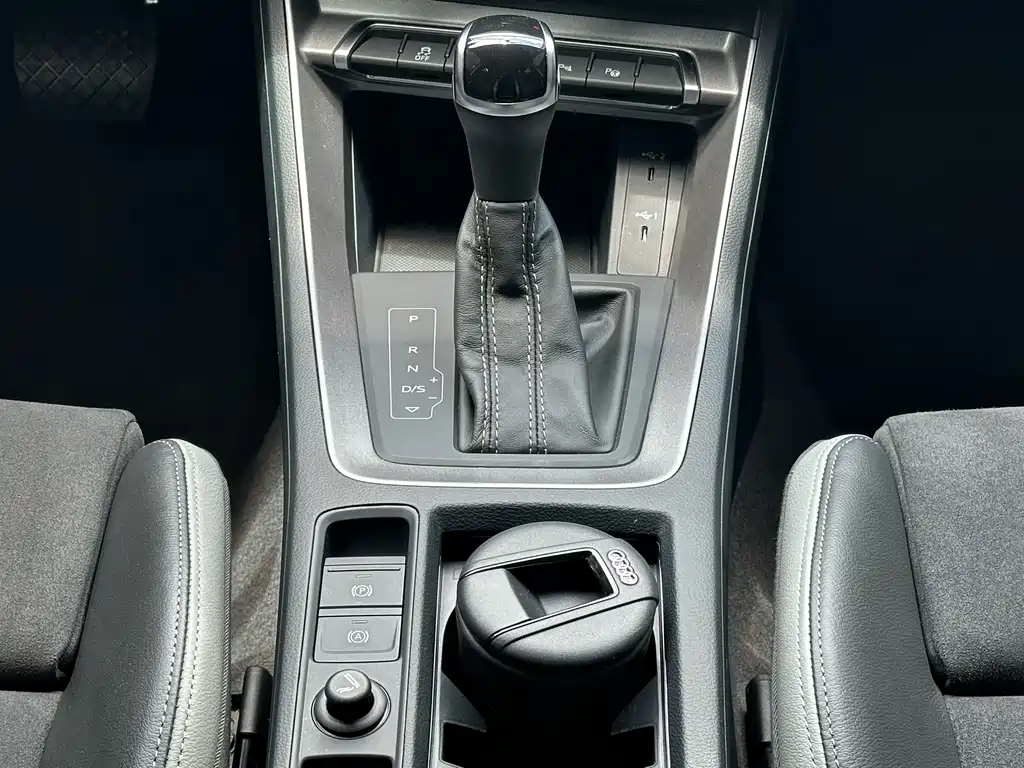 Audi Q3 2022 — фото 14