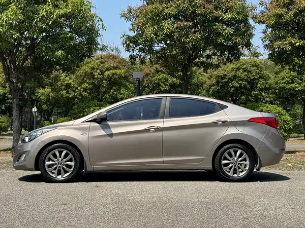 Hyundai Elantra Langdong 2015