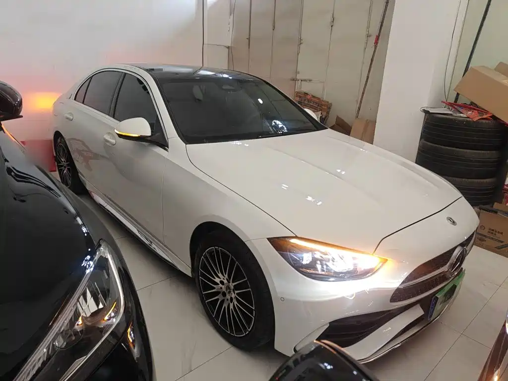 Mercedes-Benz C-Class 2025