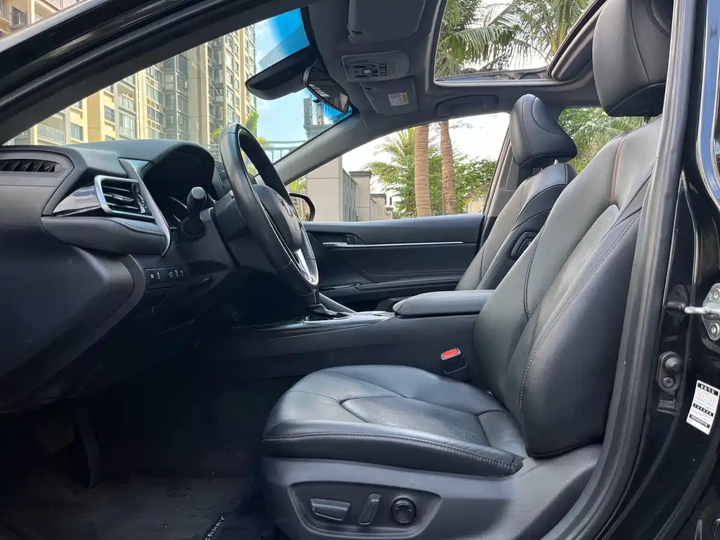 Toyota Camry 2023 — фото 13