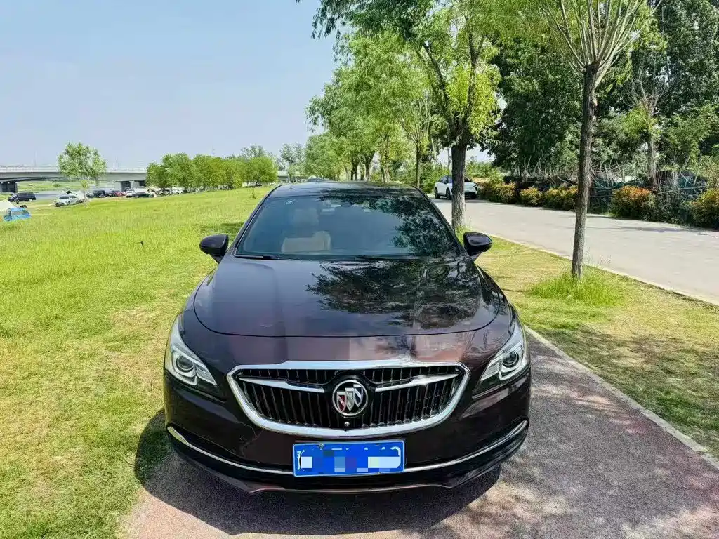 Buick LaCrosse 2017 — фото 2