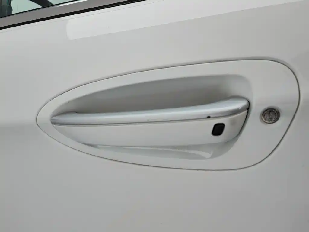 Luxgen Da7 SUV 2016 — фото 18