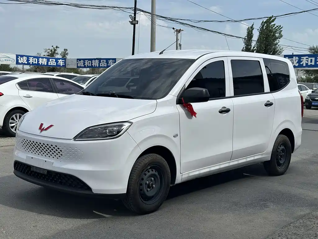 Wuling Hongguang New Energy 2025 — фото 1