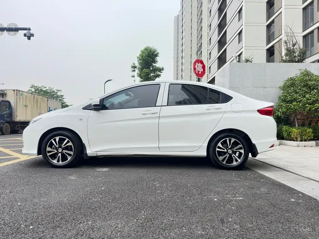 Honda City 2016 — фото 8