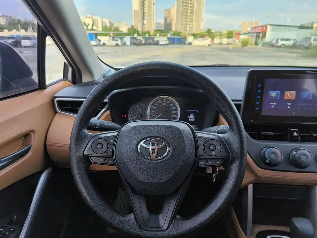 Toyota Corolla Cross 2022 — фото 18