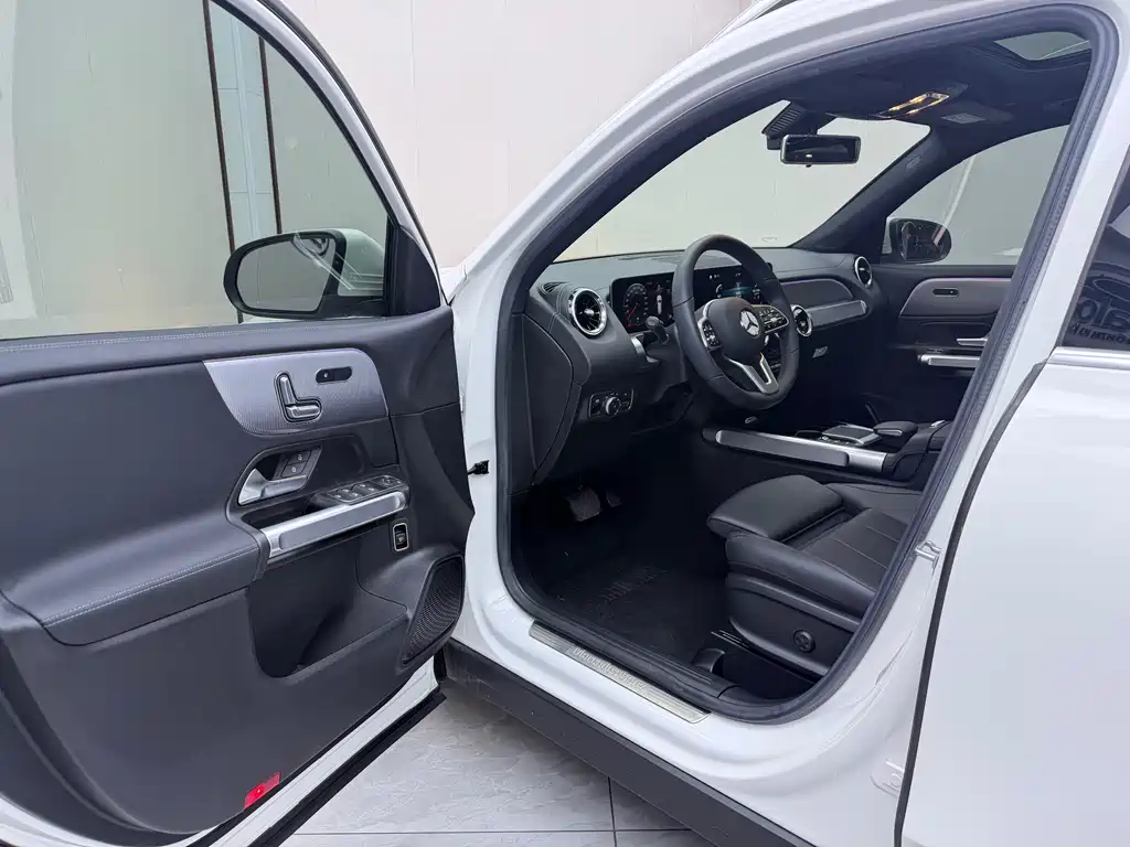 Mercedes-Benz GLB 2021