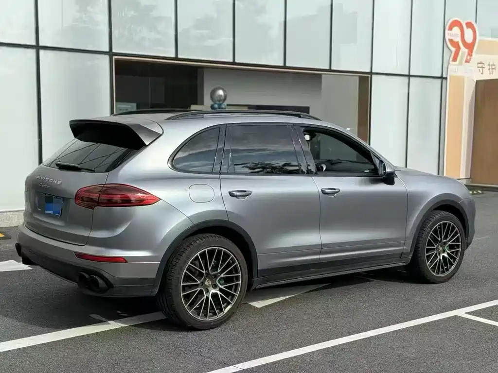Porsche Cayenne 2016 — фото 9