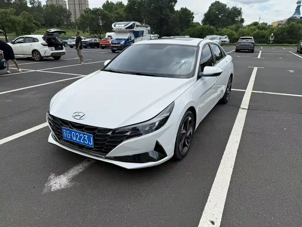 Hyundai Elantra 2023