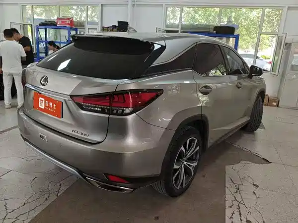 Lexus RX 2021