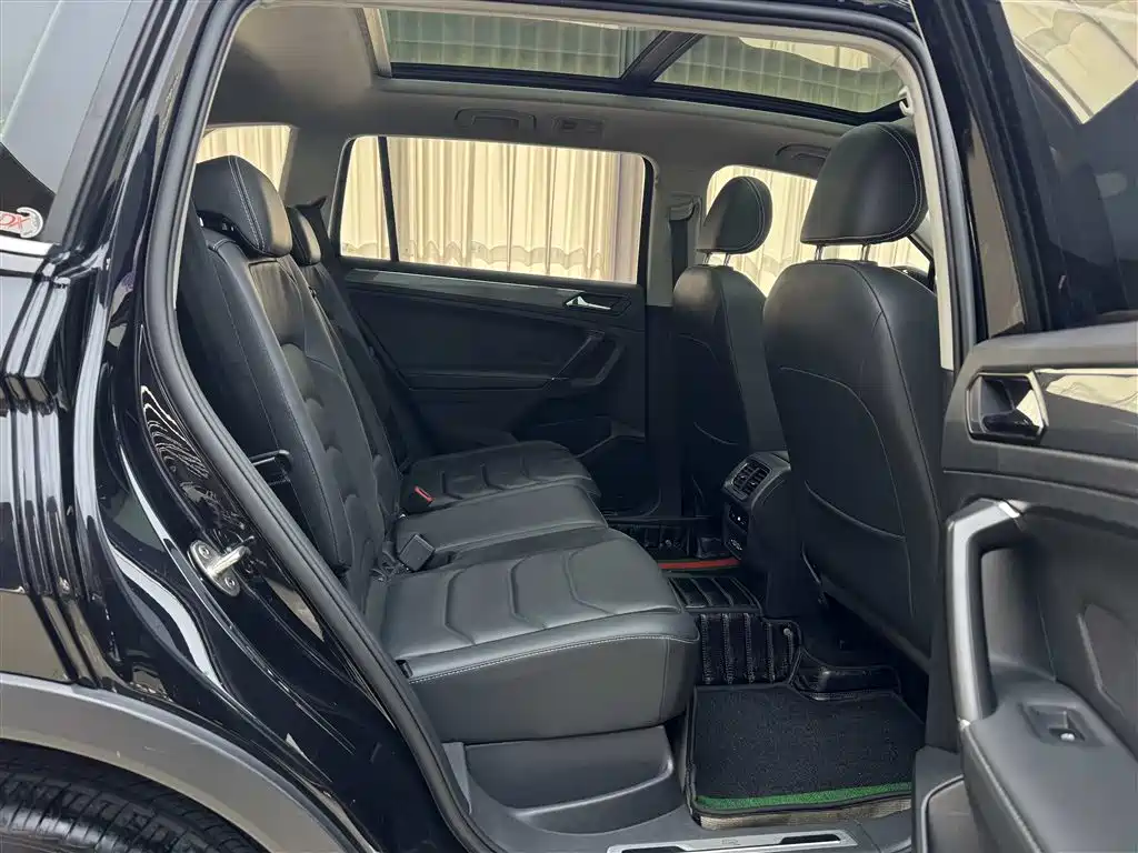 Volkswagen Tiguan L 2021 — фото 12