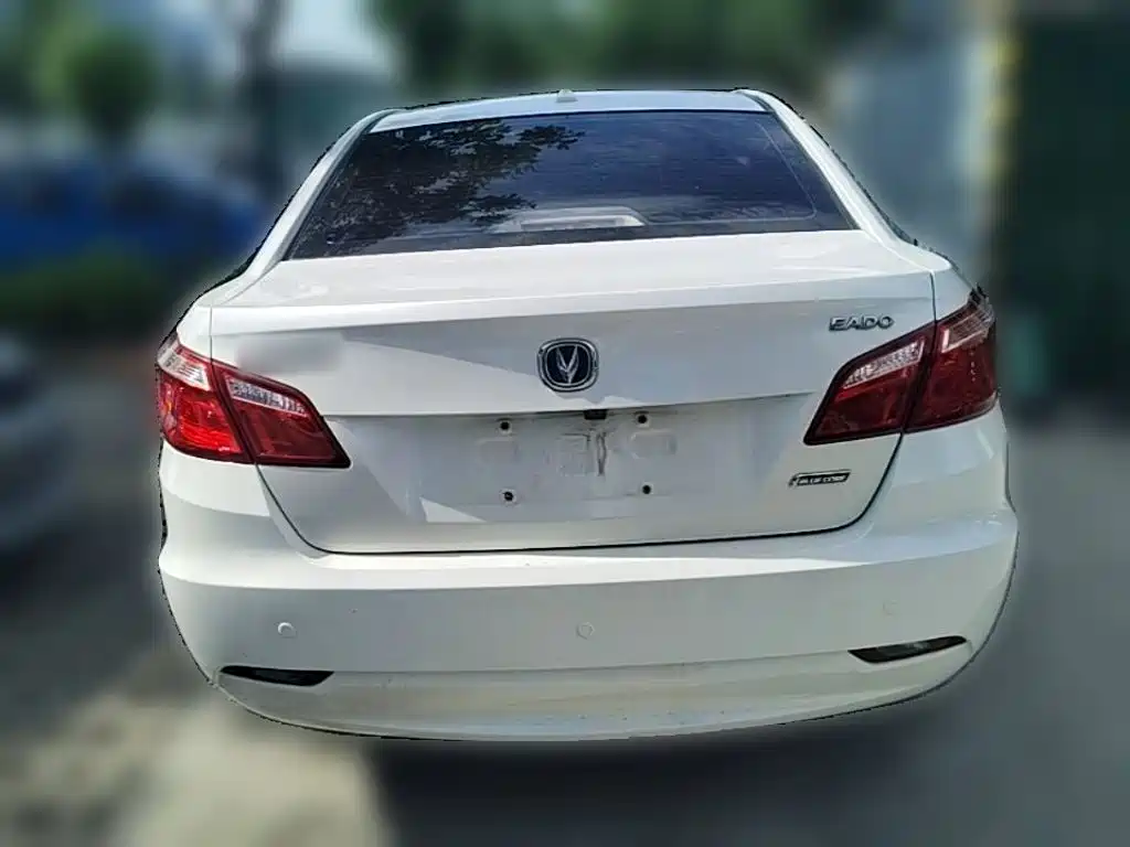 Changan Eado 2015 — фото 10