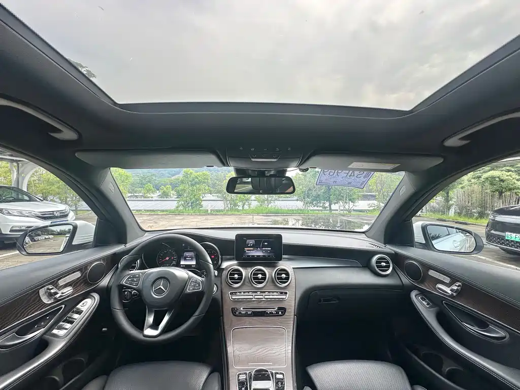 Mercedes-Benz GLC 2017 — фото 20
