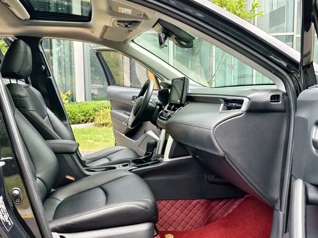 Toyota Corolla Cross 2023 — фото 28