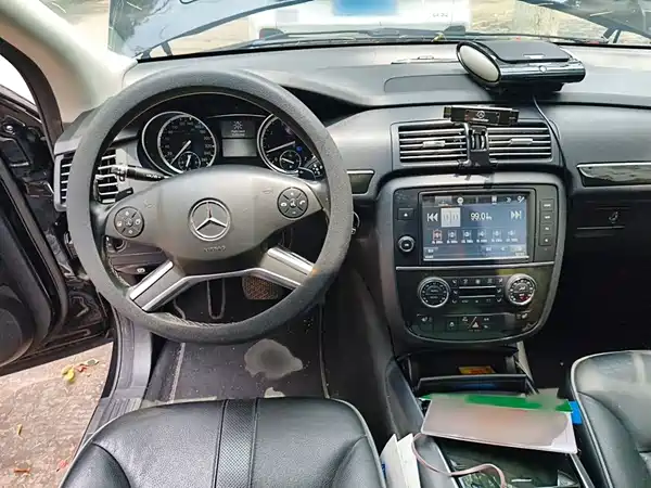 Mercedes-Benz R-Class 2015