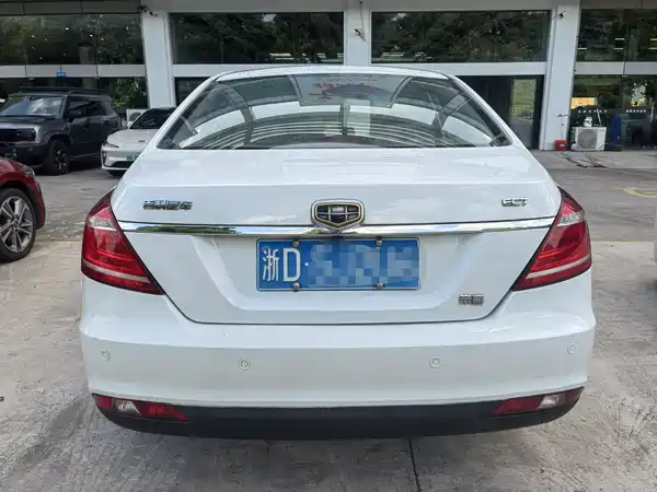 Geely Emgrand 2015
