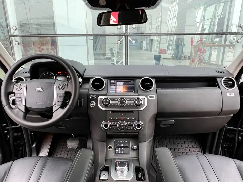 Land Rover Discovery 2014 — фото 12