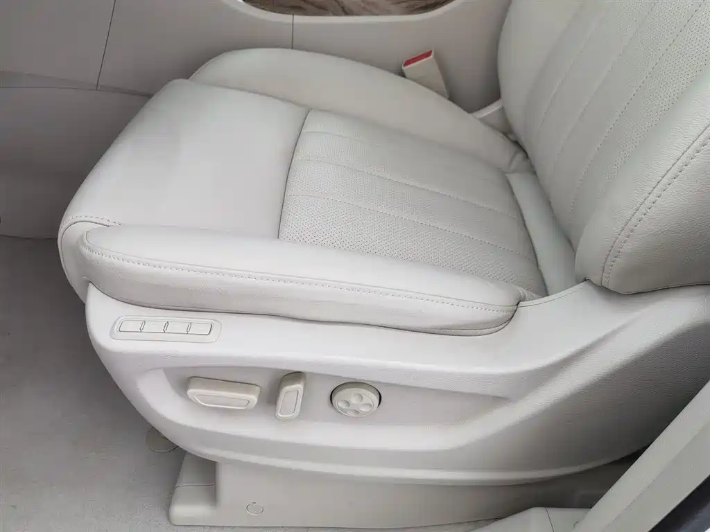 GAC Motor Trumpchi M8 2018 — фото 20
