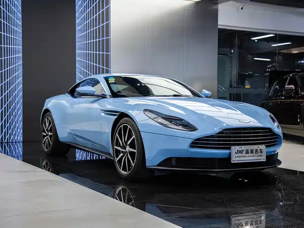 Aston Martin DB11 2019