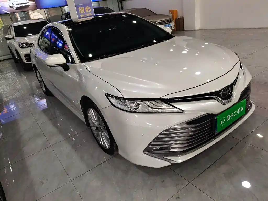 Toyota Camry 2020 — фото 22