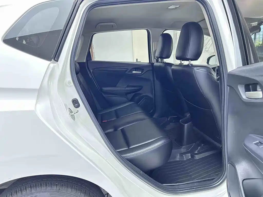 Honda Fit 2015 — фото 16
