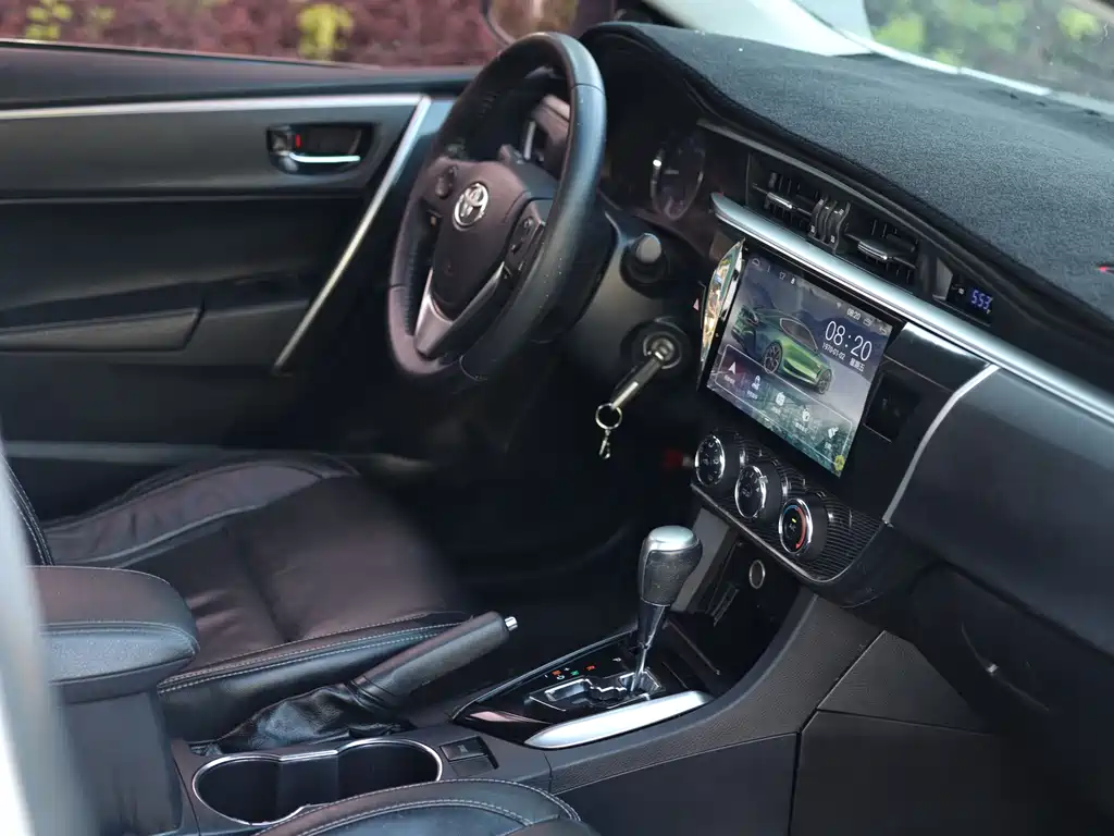 Toyota Corolla 2015 — фото 18