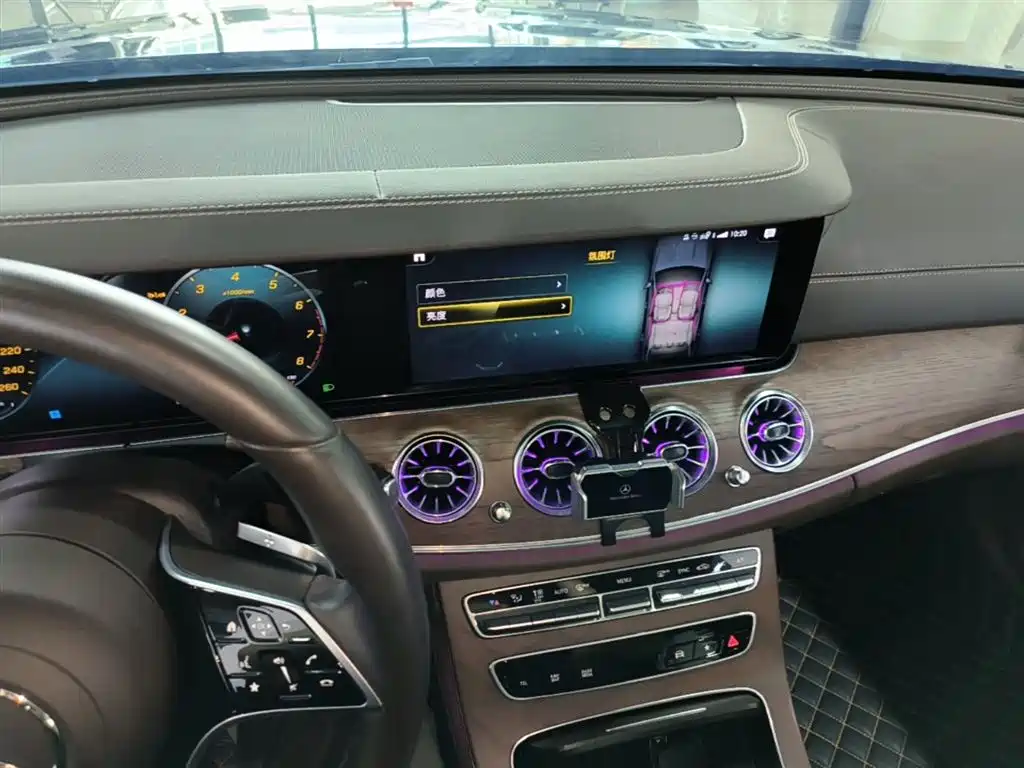 Mercedes-Benz E-Class 2023 — фото 13
