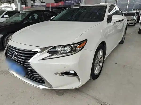 Lexus ES 2016