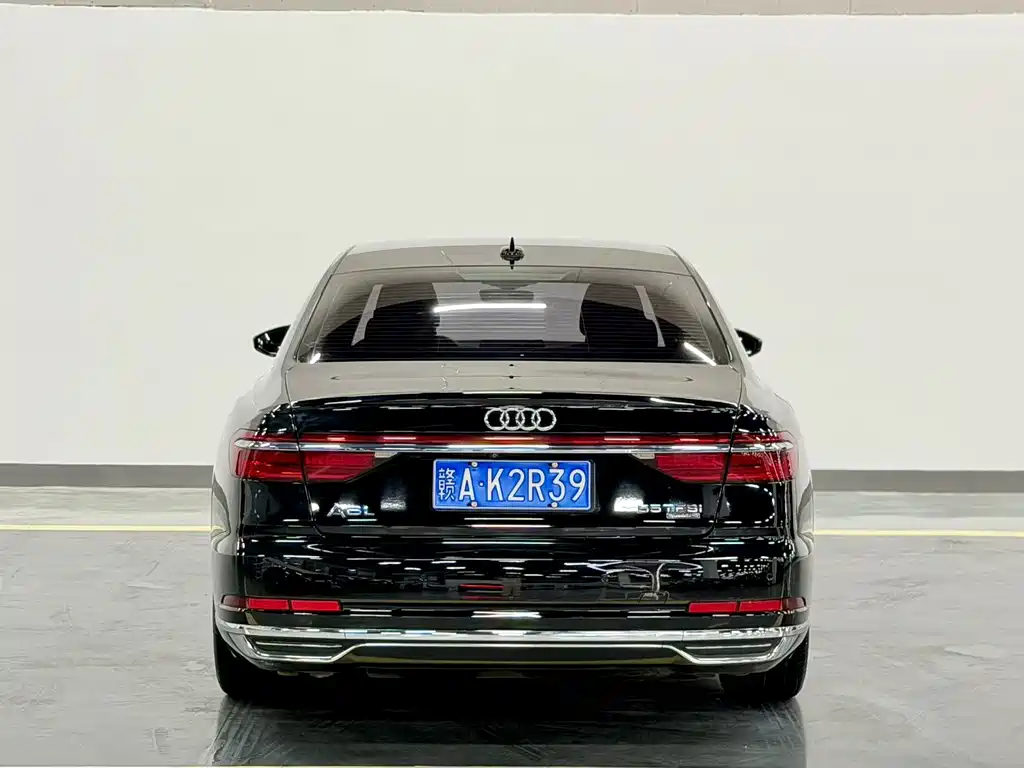 Audi A8 2019 — фото 8