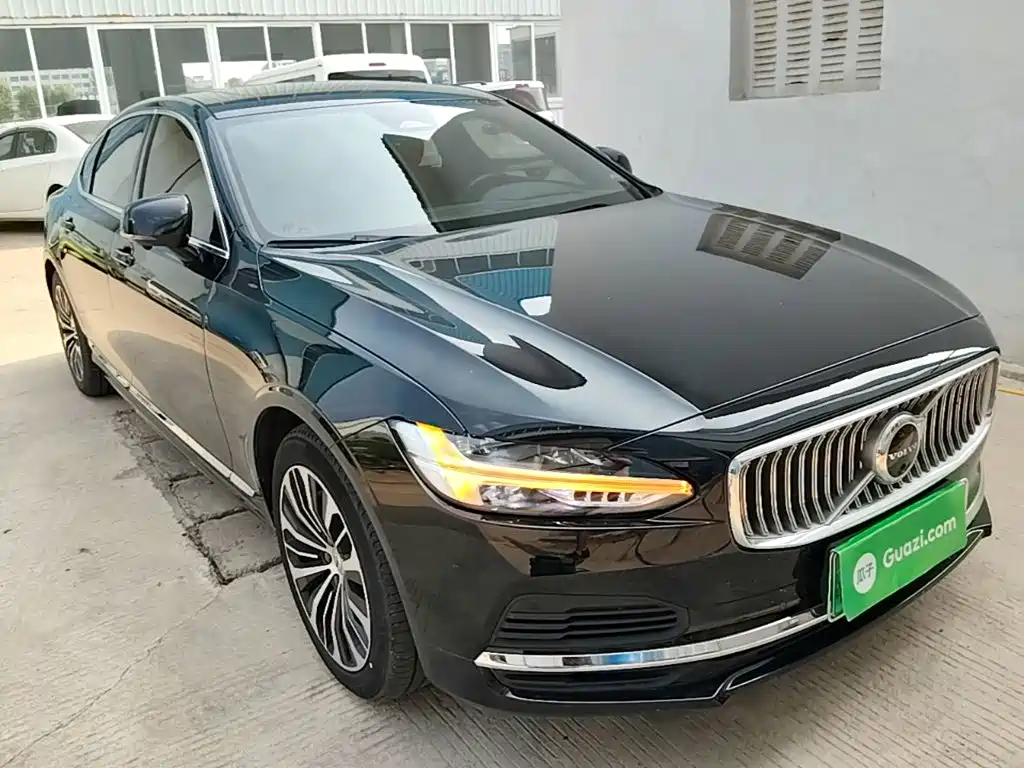 Volvo S90 Plug-In Hybrid 2023 — фото 22