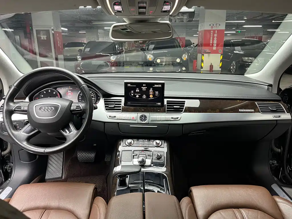 Audi A8 2015 — фото 26