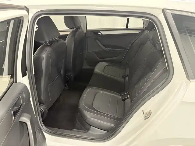 Skoda Rapid Spaceback 2017 — фото 11