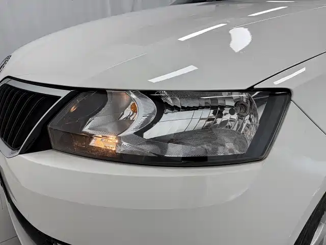 Skoda Rapid Spaceback 2017 — фото 12