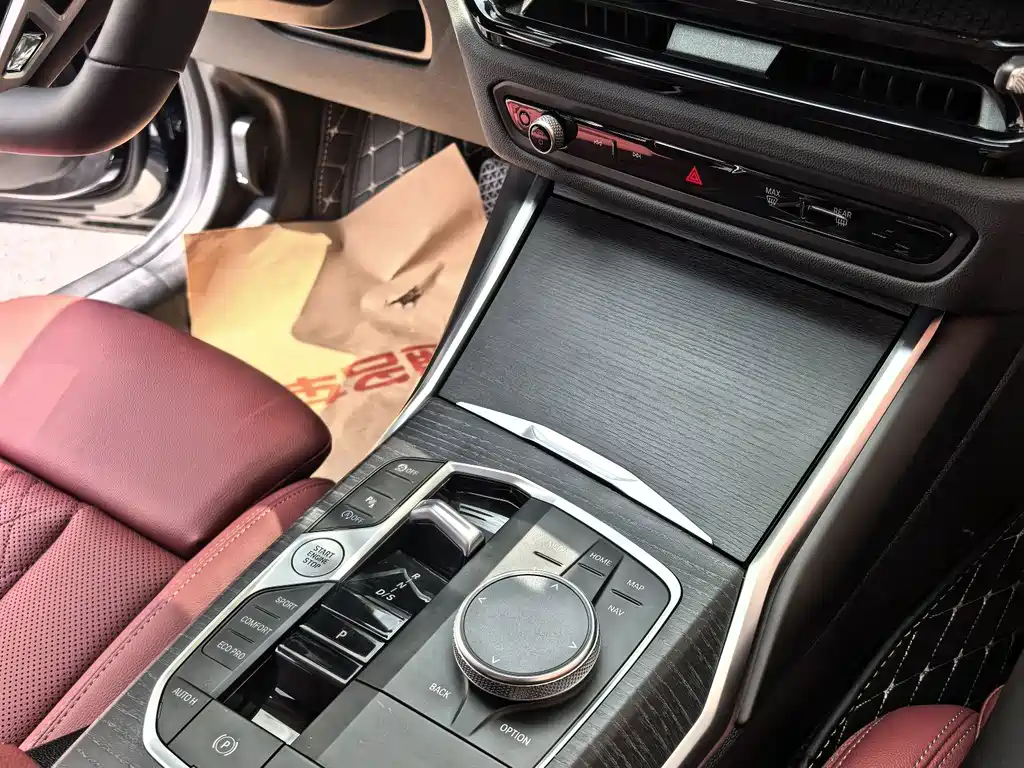BMW 3 Series 2025 — фото 18