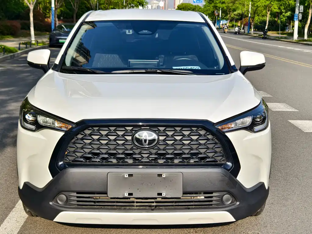Toyota Corolla Cross 2023 — фото 2