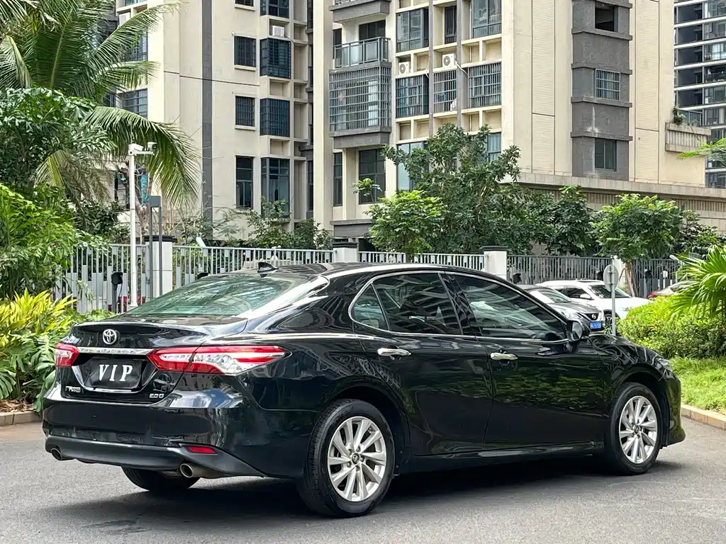 Toyota Camry 2023 — фото 17