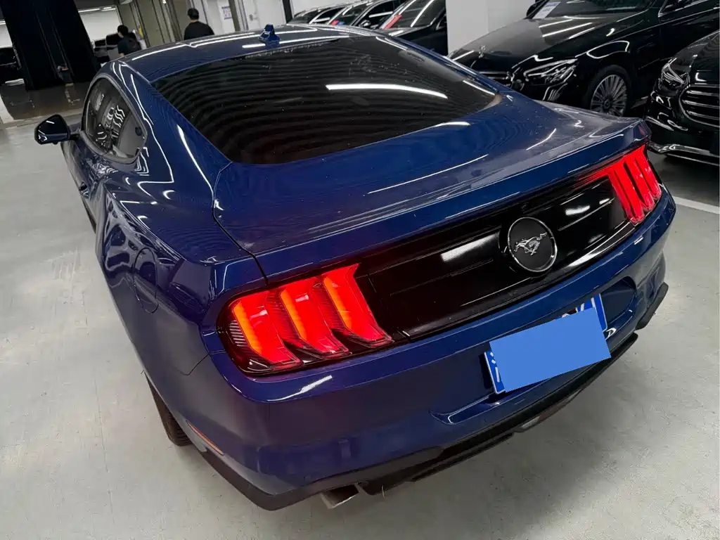 Ford Mustang 2022 — фото 13