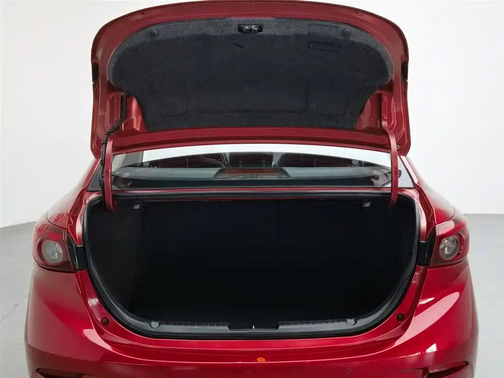 Mazda 3 Axela 2019 — фото 16