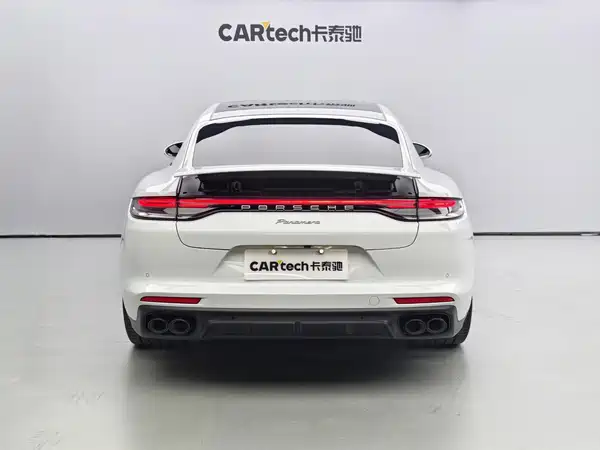 Porsche Panamera 2022