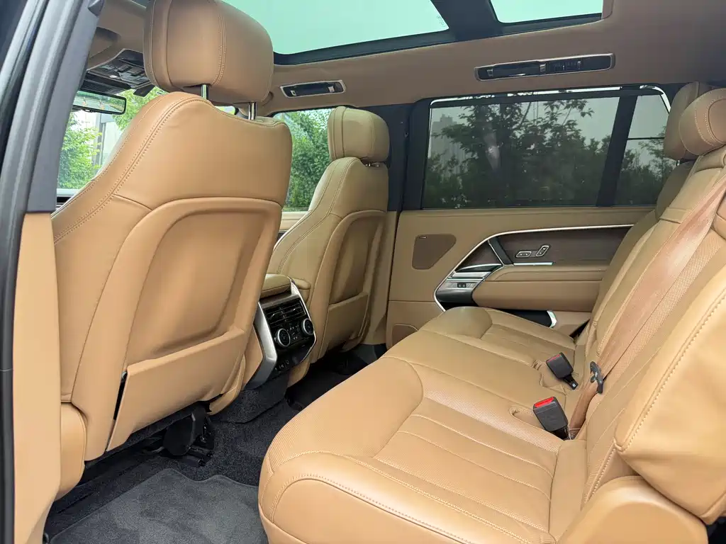 Land Rover Range Rover 2023 — фото 10