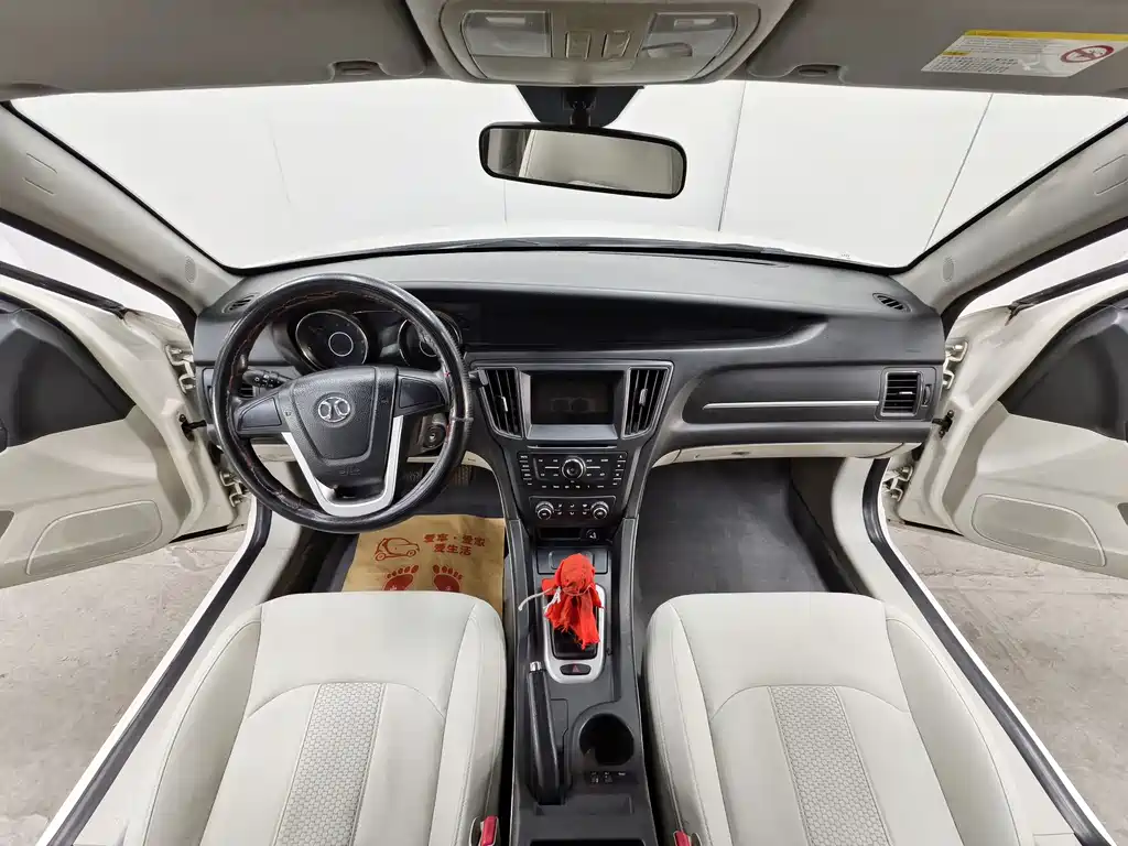 BAIC Senova D50 2015 — фото 9