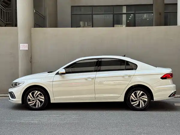 Volkswagen Bora 2023