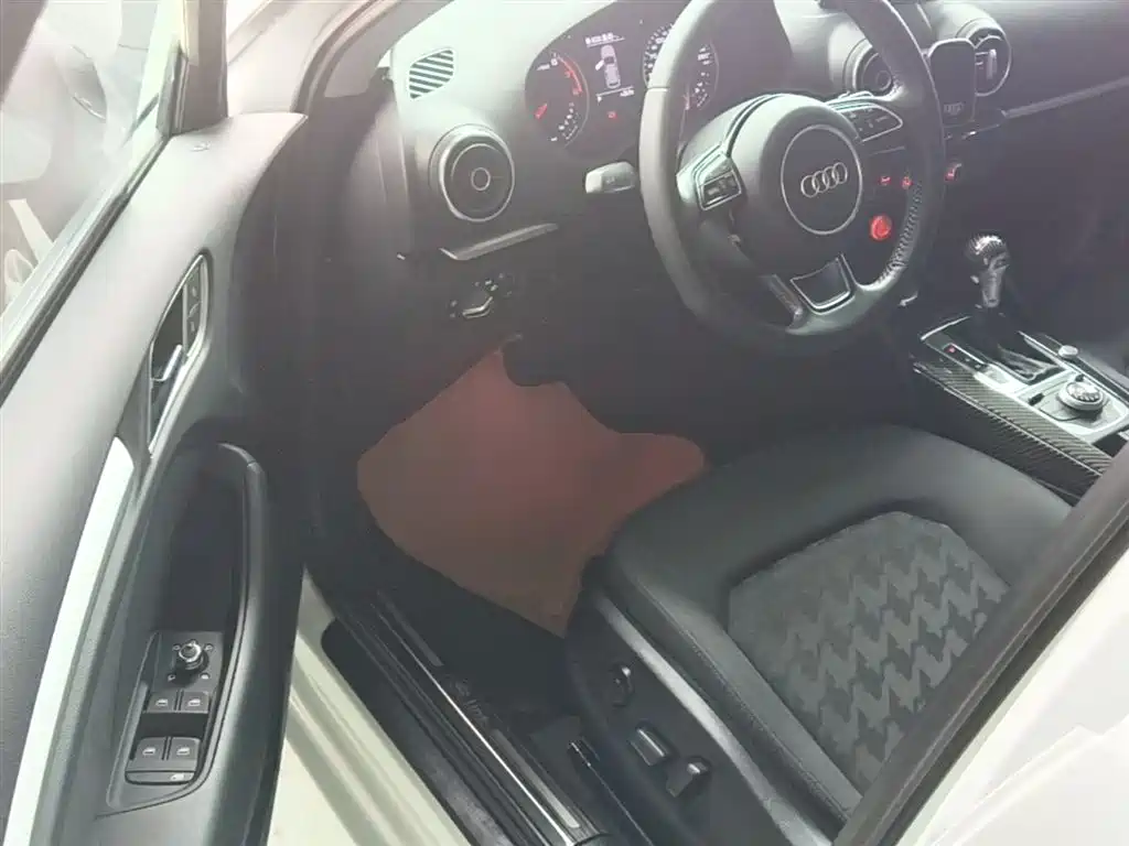 Audi A3 2017 — фото 16