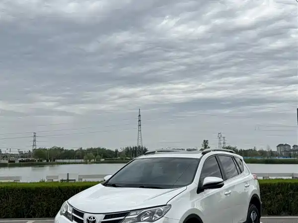 Toyota RAV4 2015