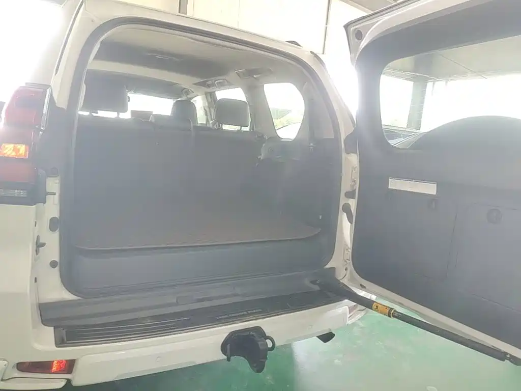 Toyota Prado 2019 — фото 19