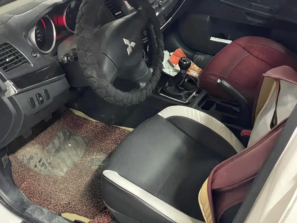 Mitsubishi Lancer EX 2013