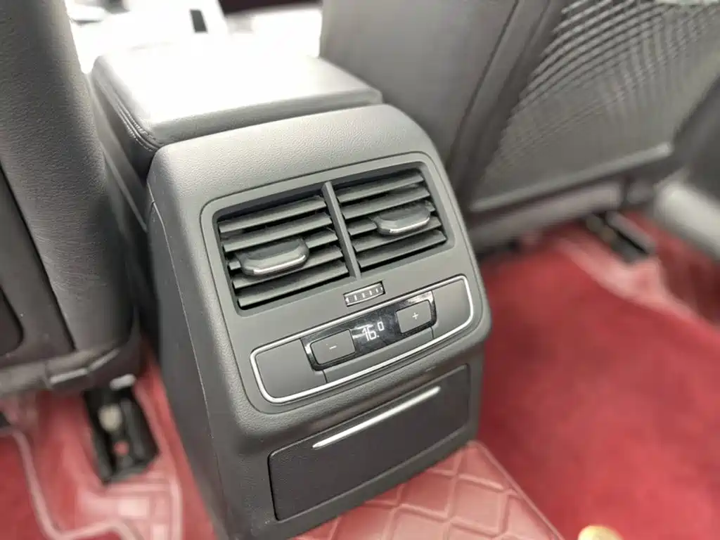 Audi A4L 2019