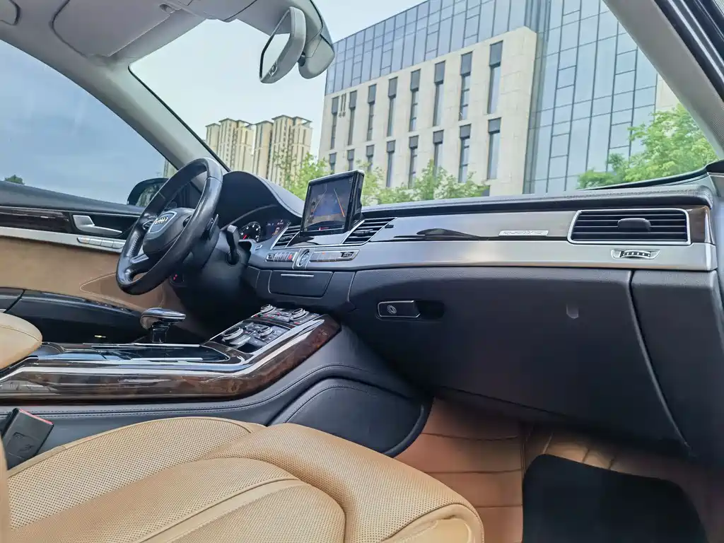 Audi A8 2015 — фото 17