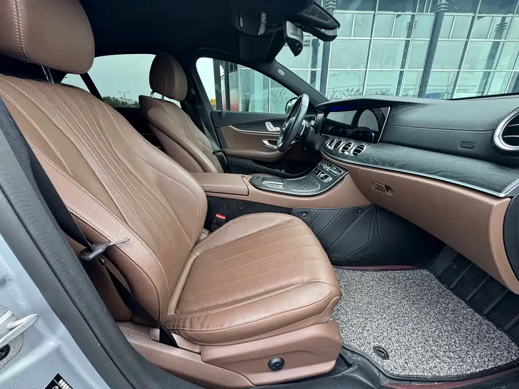 Mercedes-Benz E-Class 2020 — фото 20